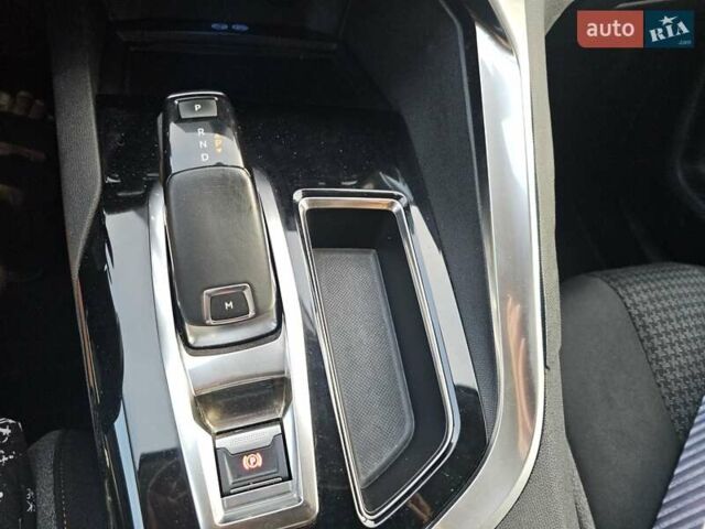 Серый Пежо 5008, объемом двигателя 1.2 л и пробегом 174 тыс. км за 16400 $, фото 17 на Automoto.ua