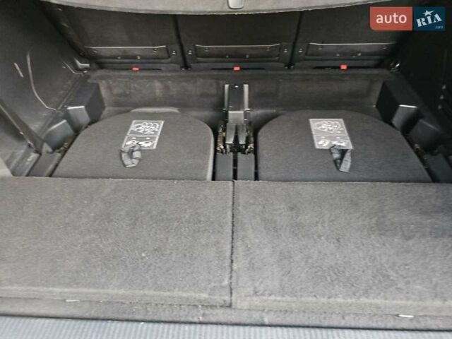 Серый Пежо 5008, объемом двигателя 1.2 л и пробегом 174 тыс. км за 16400 $, фото 14 на Automoto.ua