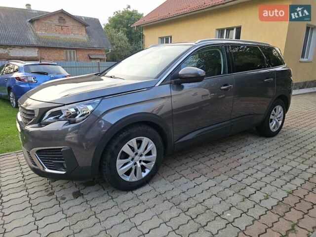 Серый Пежо 5008, объемом двигателя 1.2 л и пробегом 174 тыс. км за 16400 $, фото 2 на Automoto.ua