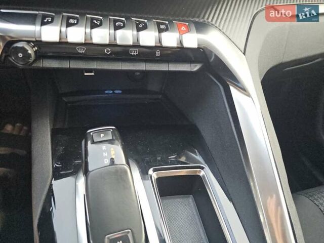 Серый Пежо 5008, объемом двигателя 1.2 л и пробегом 174 тыс. км за 16400 $, фото 12 на Automoto.ua