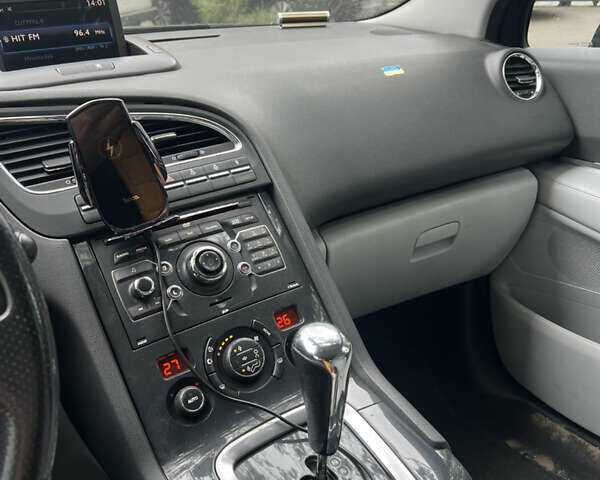 Синій Пежо 5008, об'ємом двигуна 1.6 л та пробігом 282 тис. км за 7500 $, фото 6 на Automoto.ua