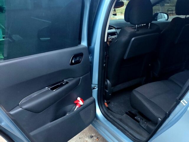 Синий Пежо 5008, объемом двигателя 2 л и пробегом 300 тыс. км за 8000 $, фото 5 на Automoto.ua