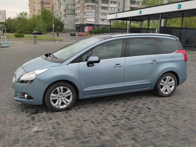 Синий Пежо 5008, объемом двигателя 1.6 л и пробегом 228 тыс. км за 7500 $, фото 2 на Automoto.ua