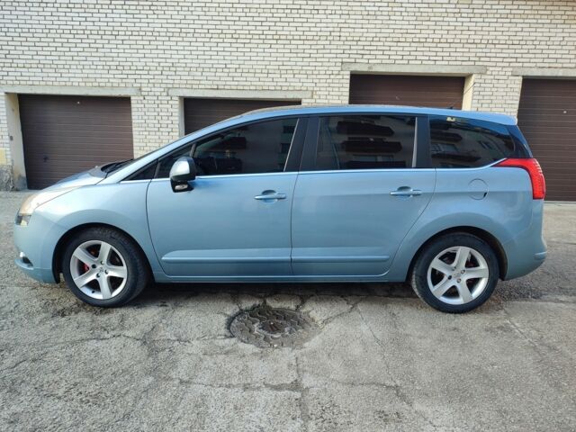 Синий Пежо 5008, объемом двигателя 1.6 л и пробегом 300 тыс. км за 7250 $, фото 1 на Automoto.ua