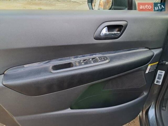 Синий Пежо 5008, объемом двигателя 1.56 л и пробегом 216 тыс. км за 7200 $, фото 6 на Automoto.ua