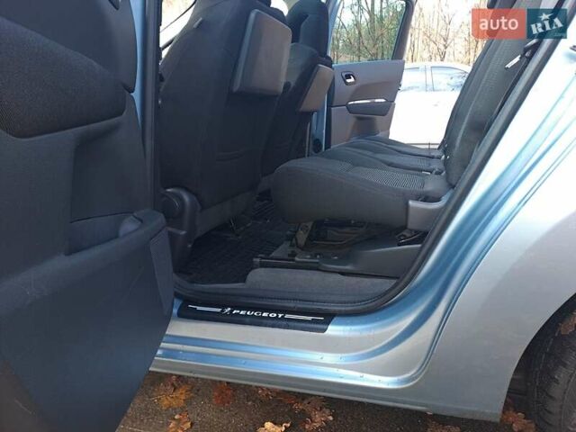 Синий Пежо 5008, объемом двигателя 1.56 л и пробегом 237 тыс. км за 9600 $, фото 14 на Automoto.ua