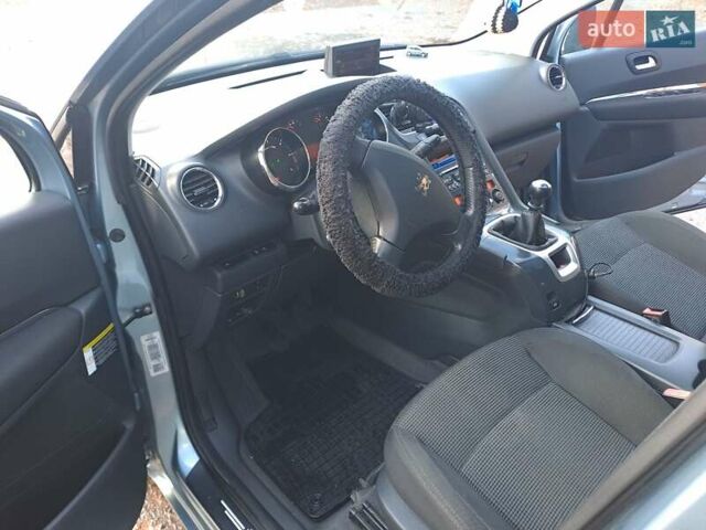 Синий Пежо 5008, объемом двигателя 1.56 л и пробегом 237 тыс. км за 9600 $, фото 10 на Automoto.ua