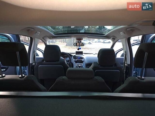 Синий Пежо 5008, объемом двигателя 1.56 л и пробегом 237 тыс. км за 9600 $, фото 12 на Automoto.ua