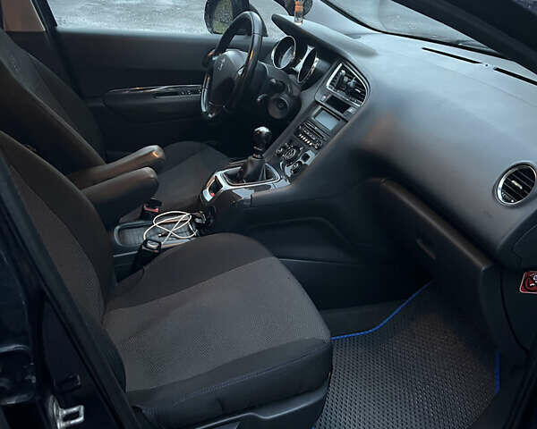 Пежо 5008 2010 в Львове на Automoto.ua Синий Пежо 5008, объемом двигателя 1.6 л и пробегом 247 тыс. км за 7200 $, фото 10 на Automoto.ua