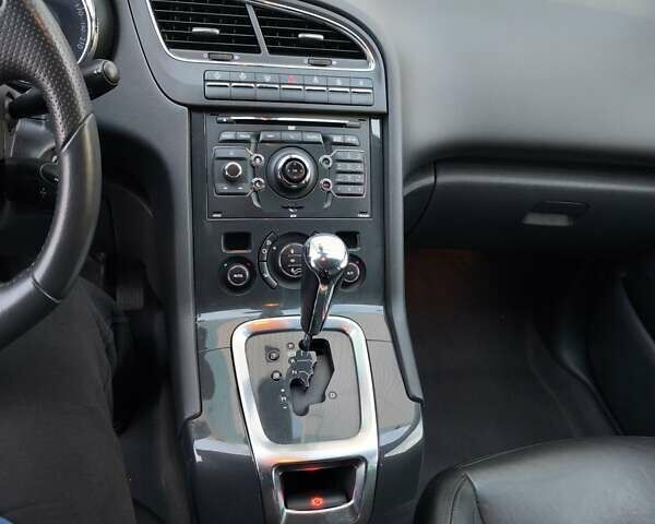 Синий Пежо 5008, объемом двигателя 2 л и пробегом 199 тыс. км за 6500 $, фото 4 на Automoto.ua