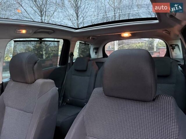 Синий Пежо 5008, объемом двигателя 1.56 л и пробегом 251 тыс. км за 6950 $, фото 66 на Automoto.ua