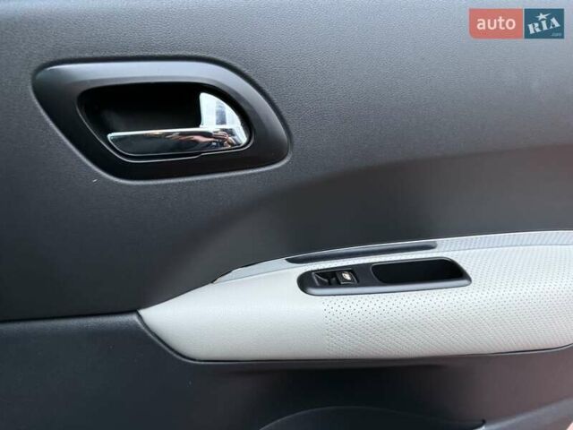 Синий Пежо 5008, объемом двигателя 1.56 л и пробегом 251 тыс. км за 6950 $, фото 50 на Automoto.ua