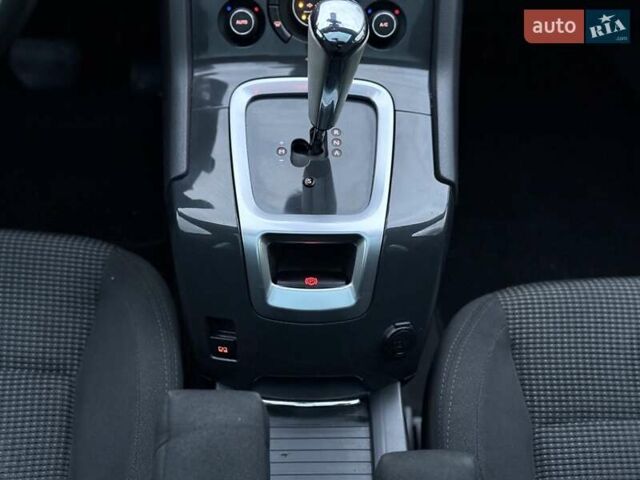 Синий Пежо 5008, объемом двигателя 1.56 л и пробегом 251 тыс. км за 6950 $, фото 84 на Automoto.ua