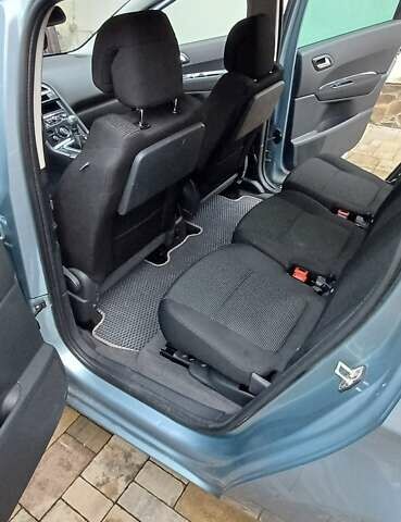 Синий Пежо 5008, объемом двигателя 1.6 л и пробегом 286 тыс. км за 7200 $, фото 7 на Automoto.ua