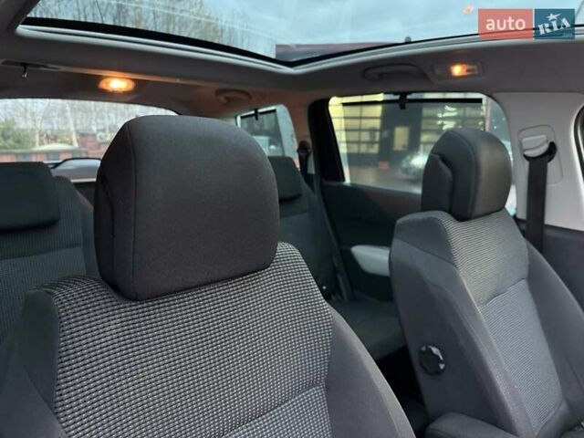 Синий Пежо 5008, объемом двигателя 1.56 л и пробегом 251 тыс. км за 6950 $, фото 44 на Automoto.ua