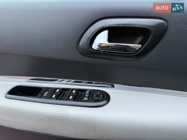 Синий Пежо 5008, объемом двигателя 1.56 л и пробегом 251 тыс. км за 6950 $, фото 71 на Automoto.ua