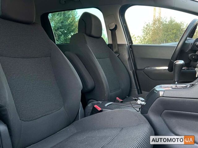 Синий Пежо 5008, объемом двигателя 1.6 л и пробегом 234 тыс. км за 9400 $, фото 8 на Automoto.ua
