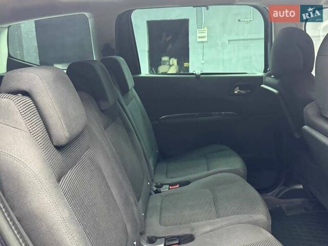 Синий Пежо 5008, объемом двигателя 1.56 л и пробегом 264 тыс. км за 10700 $, фото 13 на Automoto.ua