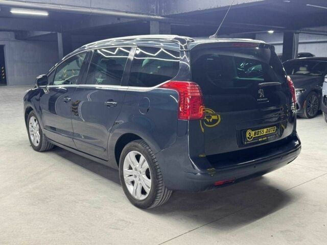 Синий Пежо 5008, объемом двигателя 1.6 л и пробегом 264 тыс. км за 10700 $, фото 3 на Automoto.ua