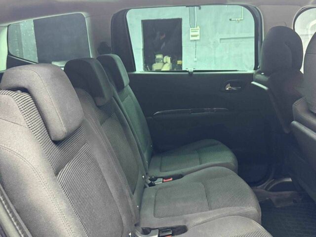 Синий Пежо 5008, объемом двигателя 1.6 л и пробегом 264 тыс. км за 10700 $, фото 15 на Automoto.ua