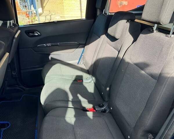 Пежо 5008 2009 в Львове на Automoto.ua Синий Пежо 5008, объемом двигателя 1.56 л и пробегом 215 тыс. км за 7400 $, фото 22 на Automoto.ua