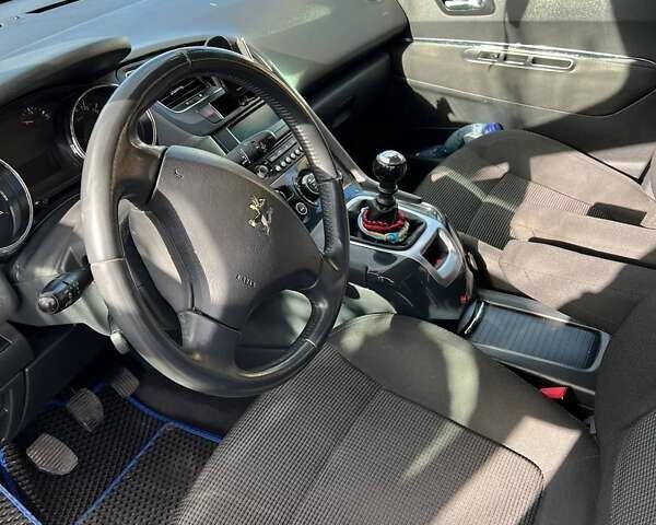 Пежо 5008 2009 в Львове на Automoto.ua Синий Пежо 5008, объемом двигателя 1.56 л и пробегом 215 тыс. км за 7400 $, фото 21 на Automoto.ua