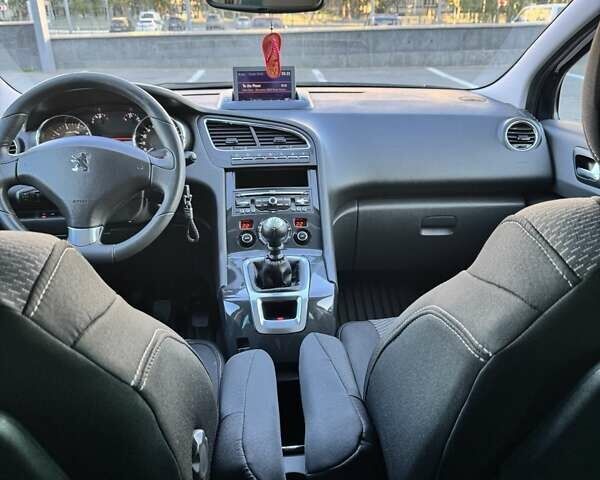 Синий Пежо 5008, объемом двигателя 1.6 л и пробегом 208 тыс. км за 7700 $, фото 92 на Automoto.ua
