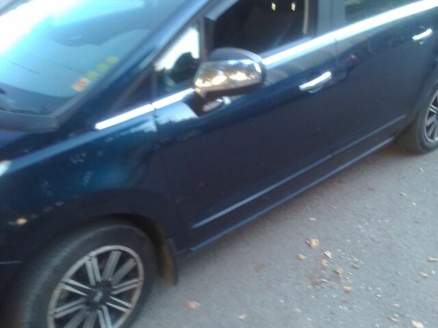 Синий Пежо 5008, объемом двигателя 1.6 л и пробегом 216 тыс. км за 9000 $, фото 2 на Automoto.ua