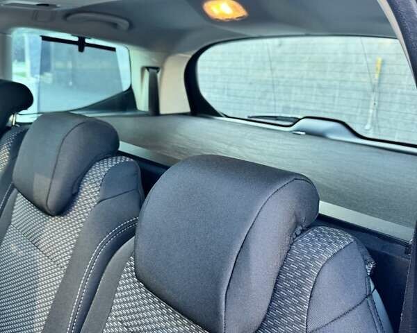Синий Пежо 5008, объемом двигателя 1.6 л и пробегом 208 тыс. км за 7700 $, фото 76 на Automoto.ua