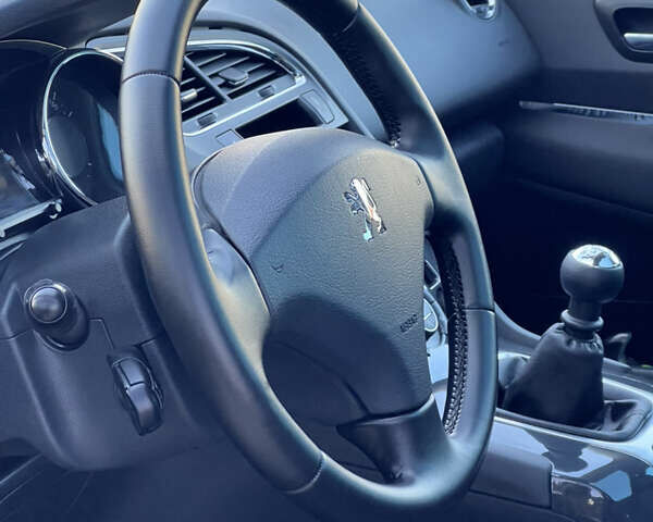 Синий Пежо 5008, объемом двигателя 1.6 л и пробегом 200 тыс. км за 8300 $, фото 23 на Automoto.ua