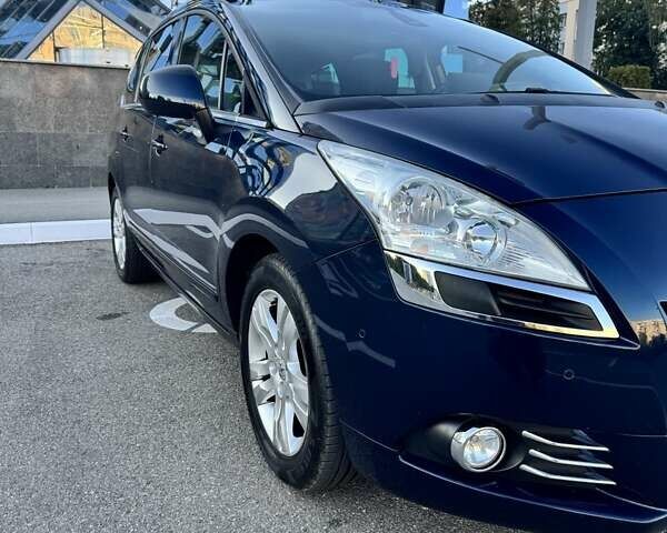 Синий Пежо 5008, объемом двигателя 1.6 л и пробегом 208 тыс. км за 7700 $, фото 5 на Automoto.ua