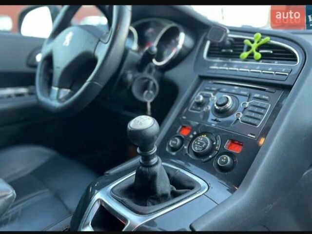 Синій Пежо 5008, об'ємом двигуна 2 л та пробігом 240 тис. км за 9000 $, фото 3 на Automoto.ua