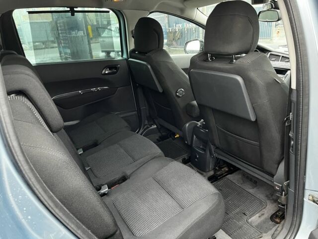 Синий Пежо 5008, объемом двигателя 2 л и пробегом 265 тыс. км за 6850 $, фото 7 на Automoto.ua