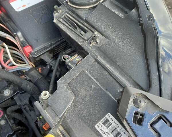 Синий Пежо 5008, объемом двигателя 1.6 л и пробегом 252 тыс. км за 18500 $, фото 16 на Automoto.ua