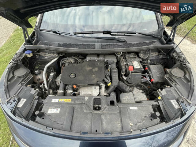 Синий Пежо 5008, объемом двигателя 1.5 л и пробегом 205 тыс. км за 21900 $, фото 8 на Automoto.ua