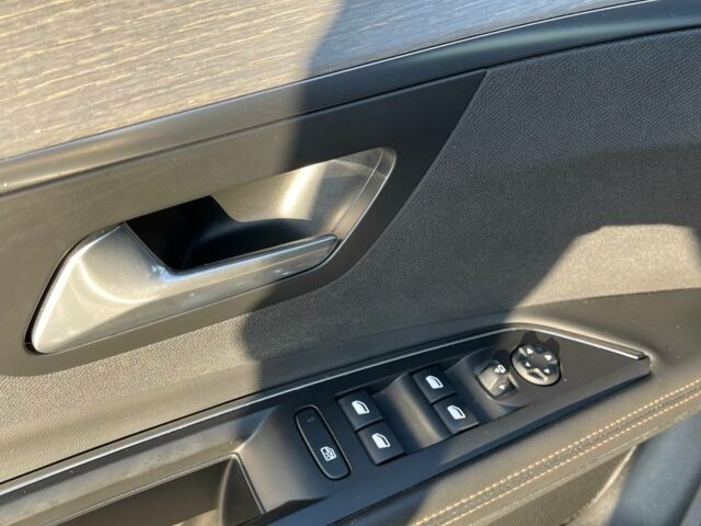 Зеленый Пежо 5008, объемом двигателя 2 л и пробегом 201 тыс. км за 18900 $, фото 11 на Automoto.ua