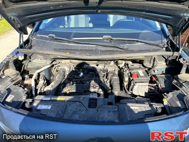 Зеленый Пежо 5008, объемом двигателя 1.5 л и пробегом 207 тыс. км за 17500 $, фото 7 на Automoto.ua