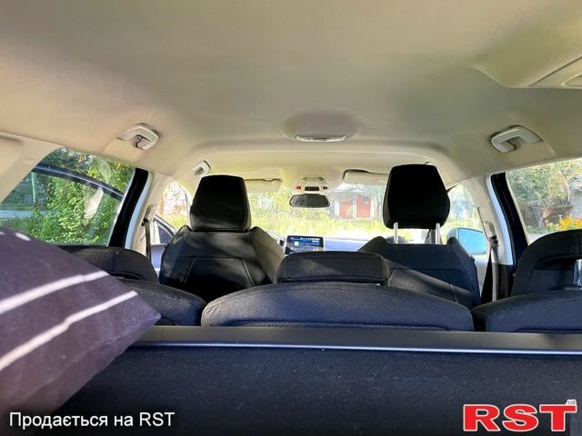 Зеленый Пежо 5008, объемом двигателя 1.5 л и пробегом 207 тыс. км за 17500 $, фото 4 на Automoto.ua