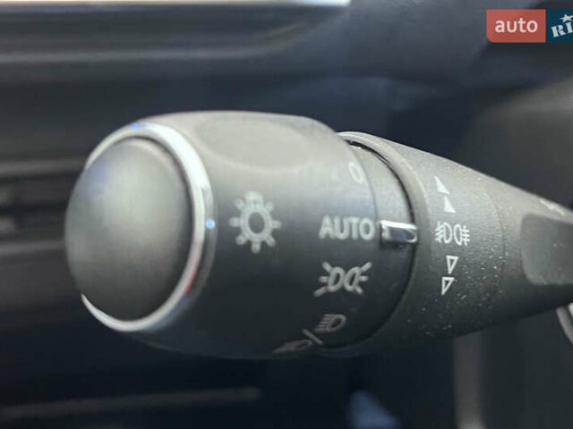 Зеленый Пежо 5008, объемом двигателя 2 л и пробегом 214 тыс. км за 23950 $, фото 16 на Automoto.ua