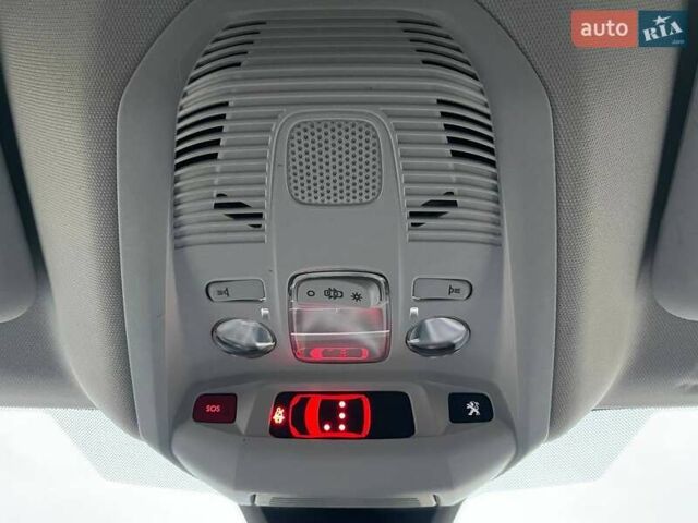 Зелений Пежо 5008, об'ємом двигуна 1.56 л та пробігом 253 тис. км за 18490 $, фото 25 на Automoto.ua