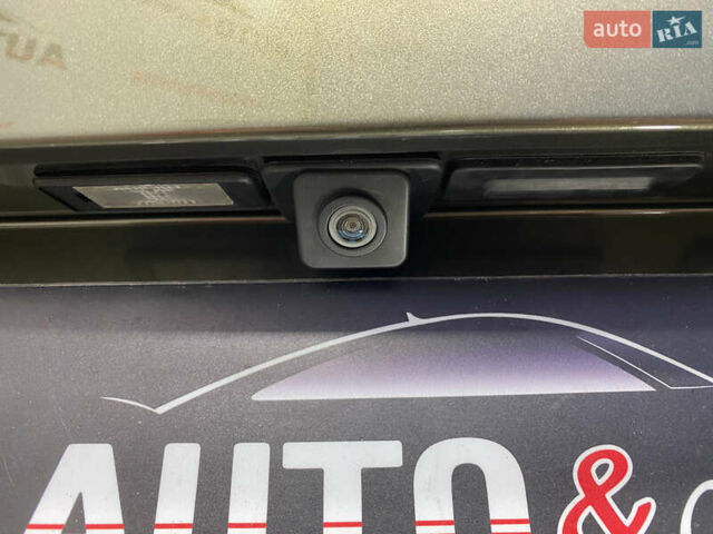 Зелений Пежо 5008, об'ємом двигуна 1.5 л та пробігом 159 тис. км за 22650 $, фото 6 на Automoto.ua