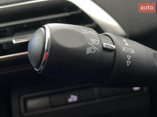 Зелений Пежо 5008, об'ємом двигуна 1.5 л та пробігом 159 тис. км за 22650 $, фото 19 на Automoto.ua