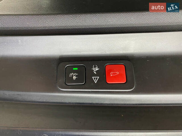 Зелений Пежо 5008, об'ємом двигуна 1.5 л та пробігом 159 тис. км за 22650 $, фото 5 на Automoto.ua