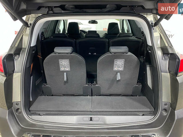 Зелений Пежо 5008, об'ємом двигуна 1.5 л та пробігом 159 тис. км за 22650 $, фото 4 на Automoto.ua