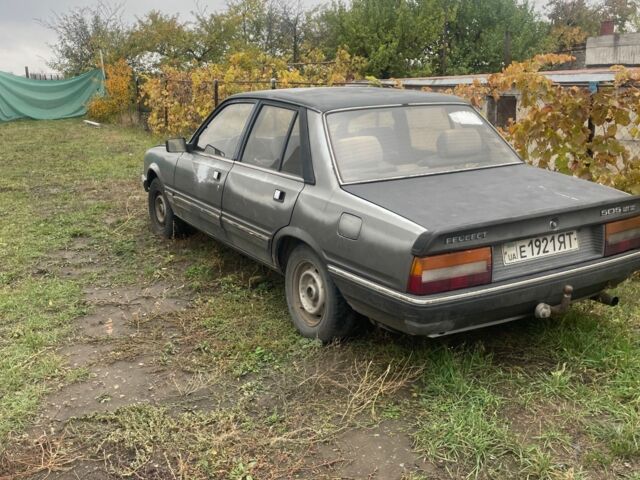 Серый Пежо 505, объемом двигателя 0 л и пробегом 2 тыс. км за 500 $, фото 1 на Automoto.ua