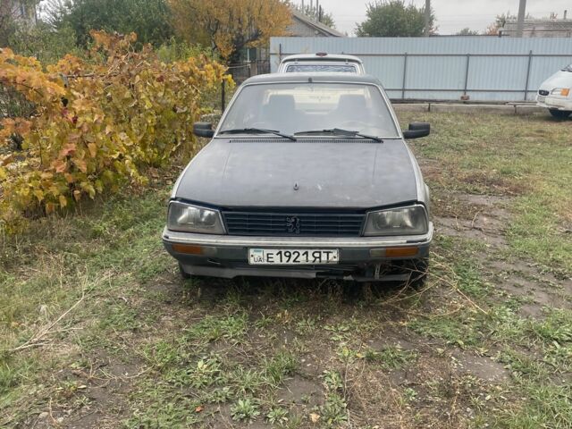 Серый Пежо 505, объемом двигателя 0 л и пробегом 2 тыс. км за 500 $, фото 2 на Automoto.ua