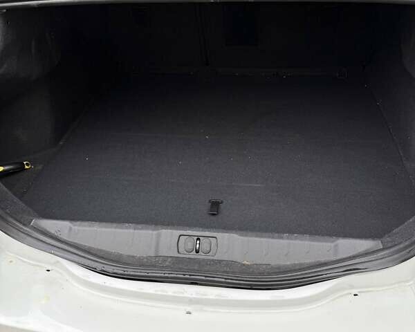 Белый Пежо 508, объемом двигателя 1.6 л и пробегом 99 тыс. км за 9500 $, фото 3 на Automoto.ua