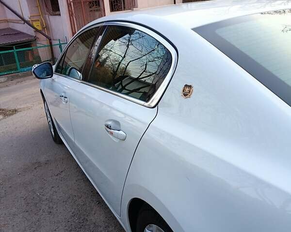 Білий Пежо 508, об'ємом двигуна 2 л та пробігом 211 тис. км за 10000 $, фото 23 на Automoto.ua