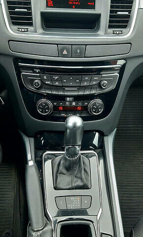 Белый Пежо 508, объемом двигателя 2 л и пробегом 185 тыс. км за 9000 $, фото 7 на Automoto.ua