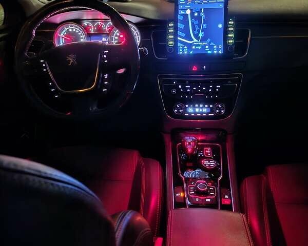 Білий Пежо 508, об'ємом двигуна 2 л та пробігом 211 тис. км за 10000 $, фото 3 на Automoto.ua